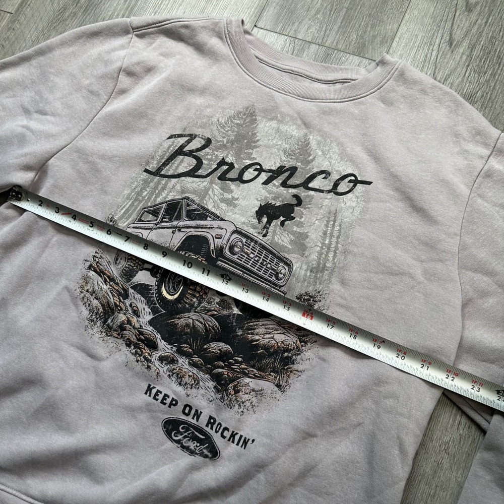 Ford Bronco Gray Graphic Sweatshirt womens L Keep On Rockin' - Picture 6 of 6